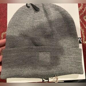 Mens Bench, toque- brand new with tags